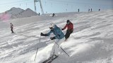Bezpečně z kopce: Víte, co vám hrozí při lyžování a jak se toho vyvarovat? 