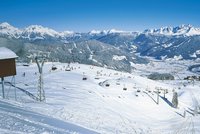 7 tipů kam na lyže v rakouských Alpách: Pro rodiny i lyžařské šílence!