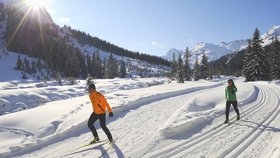 Některé části Alp už mají sníh a může se lyžovat (ilustrační foto)