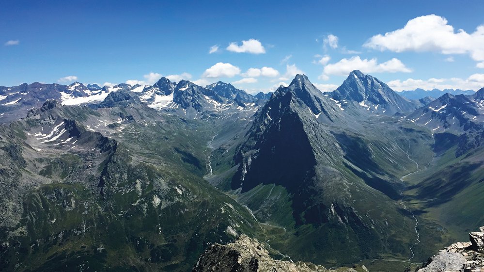 Pohled na masivy švýcarských Alp