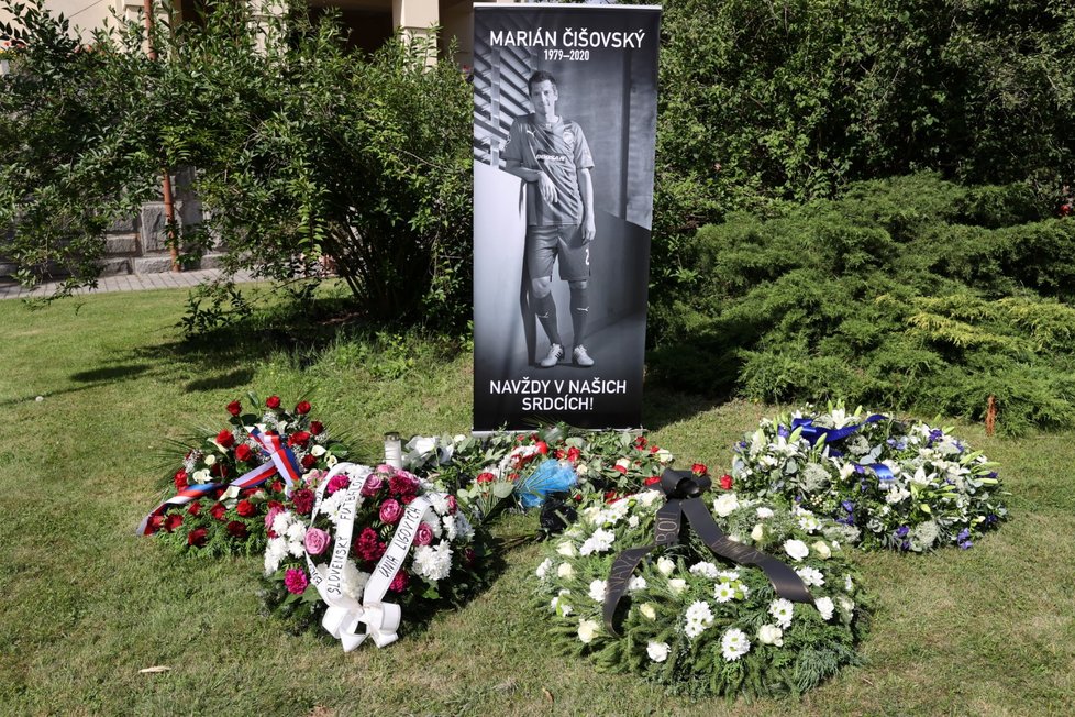 Pohřeb fotbalisty Mariána Čišovského