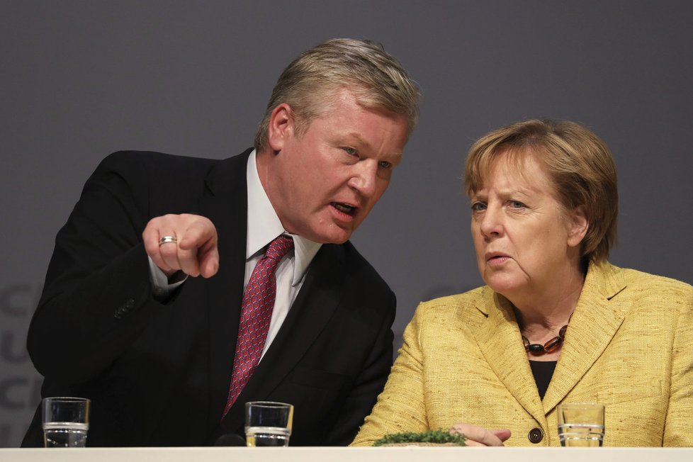 Angela Merkelová v Dolním Sasku. Její CDU tam však zemské volby prohrála a skončila druhá