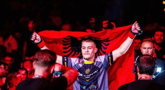 Albánec z Německa v Oktagonu: Dvojí život Albánec z Německa v Oktagonu: Dvojí život