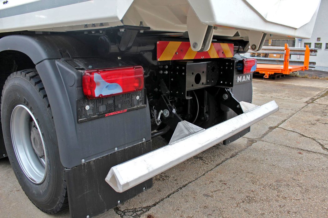 Aluminium segment tipper body 4A truck