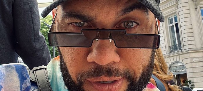 Z Daniho Alvese je pastor.