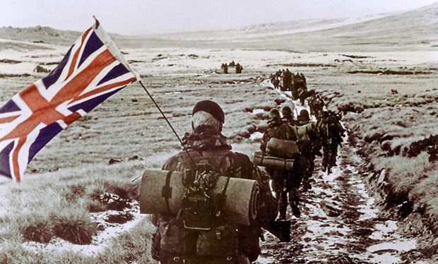 Bitva o Malvíny / Falklandské ostrovy.