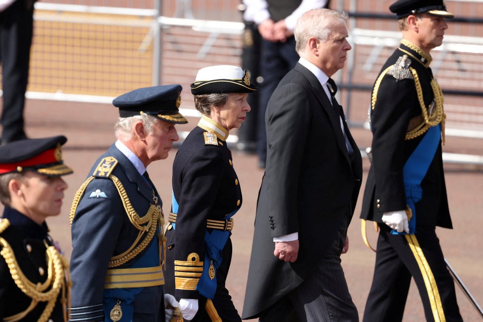 Poslední cesta královny Alžběty II. do Westminsteru