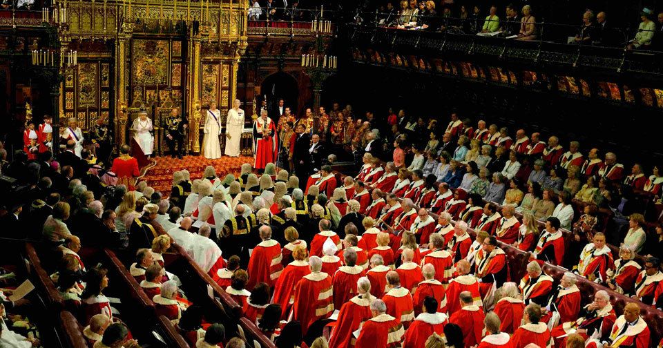 Projev britské královny v parlamentě: Vytáhneme do boje proti radikalismu a terorismu 