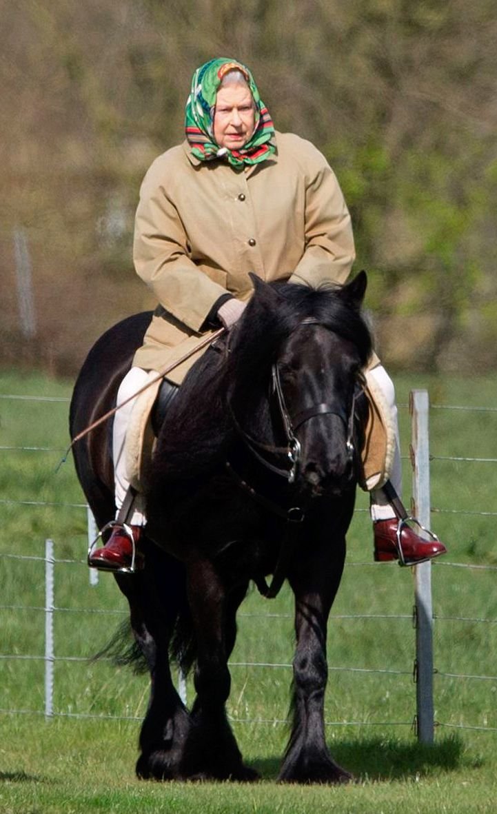 Královna Alžběta II. byla velkou milovnicí koní. 