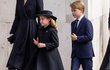 Pohřeb královny Alžběty II. - Kate Middleton s dětmi Pohřeb královny Alžběty II. - Kate Middleton s dětmi