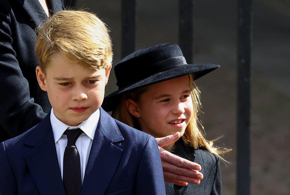 Pohřeb královny Alžběty II. - princ George a princezna Charlotte