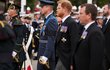 Pohřeb královny Alžběty II. - princové Harry a William Pohřeb královny Alžběty II. - princové Harry a William