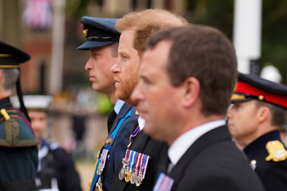 Pohřeb královny Alžběty II. - princ William a princ Harry