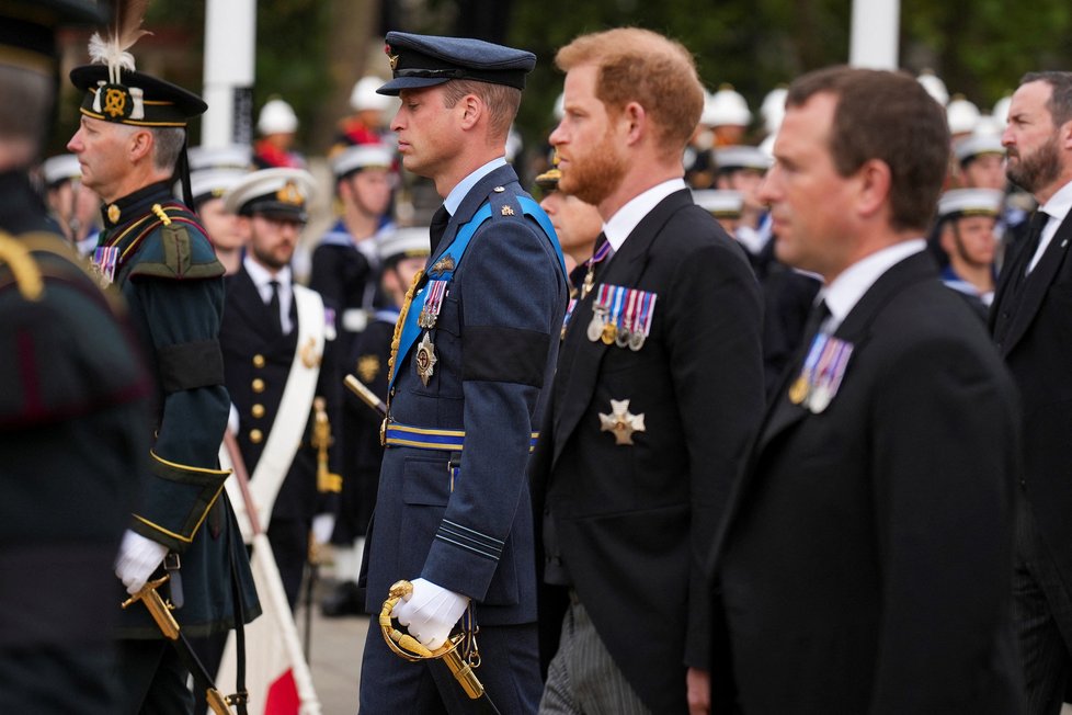 Pohřeb královny Alžběty II. - princové Harry a William