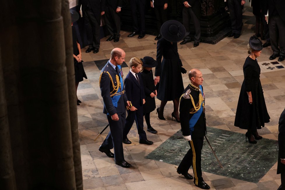 Pohřeb královny Alžběty II. - princ William s rodinou