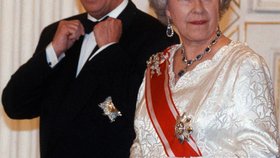 Český prezident Václav Havel a britská královna Alžběta II. během státní návštěvy České republiky na Pražském hradě (27. 3. 1996)