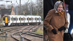 Královna dorazila na svou vánoční dovolenou vlakem