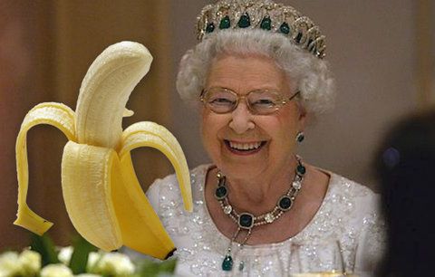 Královna jí banány vidličkou a nožem: Aby přitom nevypadala jako opice
