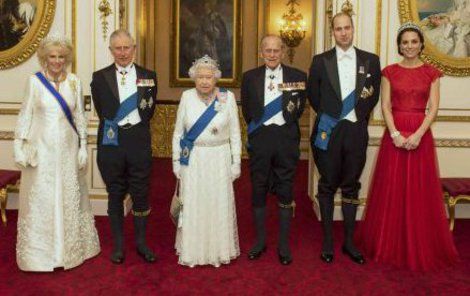 Jaké jsou královské povinnosti Alžběty II. a co každý den dělá?
