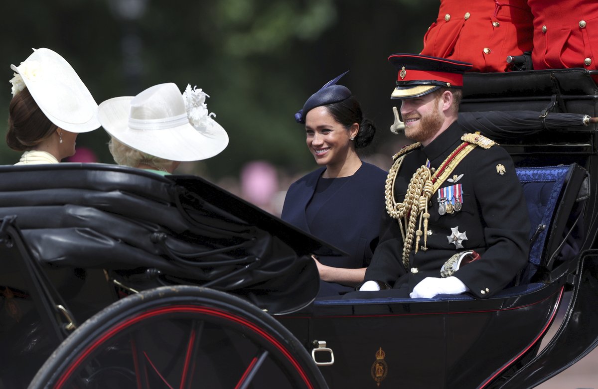 Kate, Camilla, Meghan a Harry.