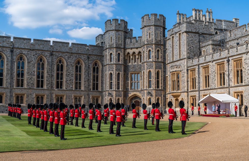 Hrad Windsor: Přehlídka stráže pro Alžbětu a prezidenta Bidena (červen 2021)