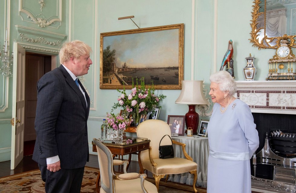 Audience u Alžběty II.: Boris Johnson na hradě Windsor (červen 2021).