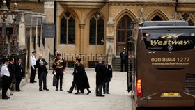 Pohřeb královny Alžběty II. (†96): Státníky přivezly autobusy! Sešli se prezidenti, premiéři a monarchové   