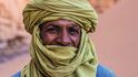 Oblast Tadrárt je po staletí obývána kočovnými berberskými kmeny. Zejména Tuaregové mají k této zemi hluboký kulturní vztah.