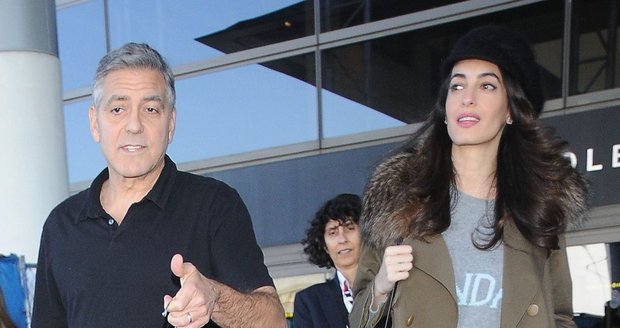 Zprávy o tom, že Amal Clooney čeká dítě, se začaly objevovat začátkem ledna. Amal čeká prý dvojčata!