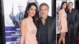 Styl podle celebrit: Pudrové pouzdrovky, jaké nosí Amal Clooney, se hodí kdykoli!