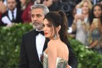 Amal a George Clooney zatím fotkami dětí šetřili