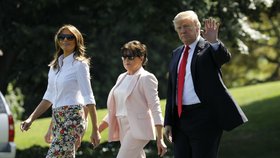 Melania Trump s manžlem Donaldem a matkou Amalijí