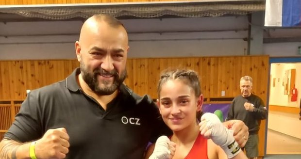 Amálka Danihelová (18) z Havířova s trenérem Jaroslavem Kubíčkem trénují ráno i večer. Je tu šance, že by se boxerka mohla dostat na olympiádu.