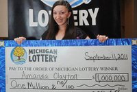 Vítězství v loterii ji dohnalo k smrti: Zemřela s dítětem v náručí