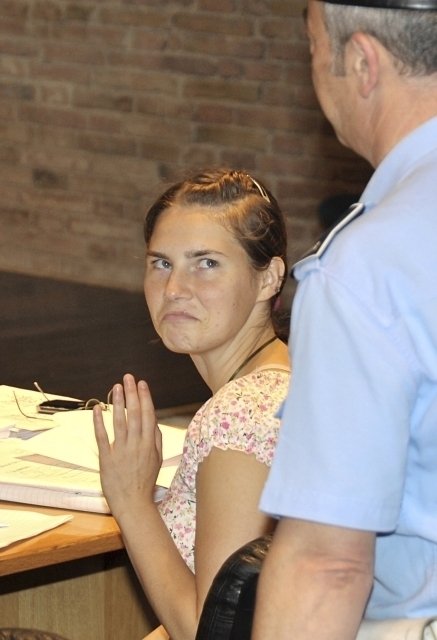 Američanka Amanda Knox dostala u soudu v Itálii 26 let za vraždu spolubydlící