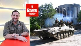 Podcast: Jak přežít během války? Zničit si dům a utéct, radí expert