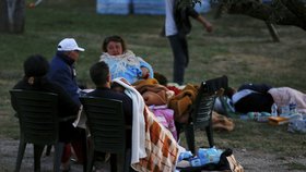 Lidé z italského Amatrice: Po zemětřesení, které zasáhlo jejich domovy, se chystali strávit první noc venku.