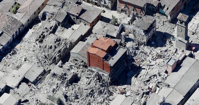 Obyvatele italského Amatrice zasáhlo zemětřesení také.