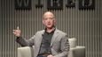 Zakladatel Amazonu Jeff Bezos je se se 146 miliardami dolarů považován za nejbohatšího člověka.