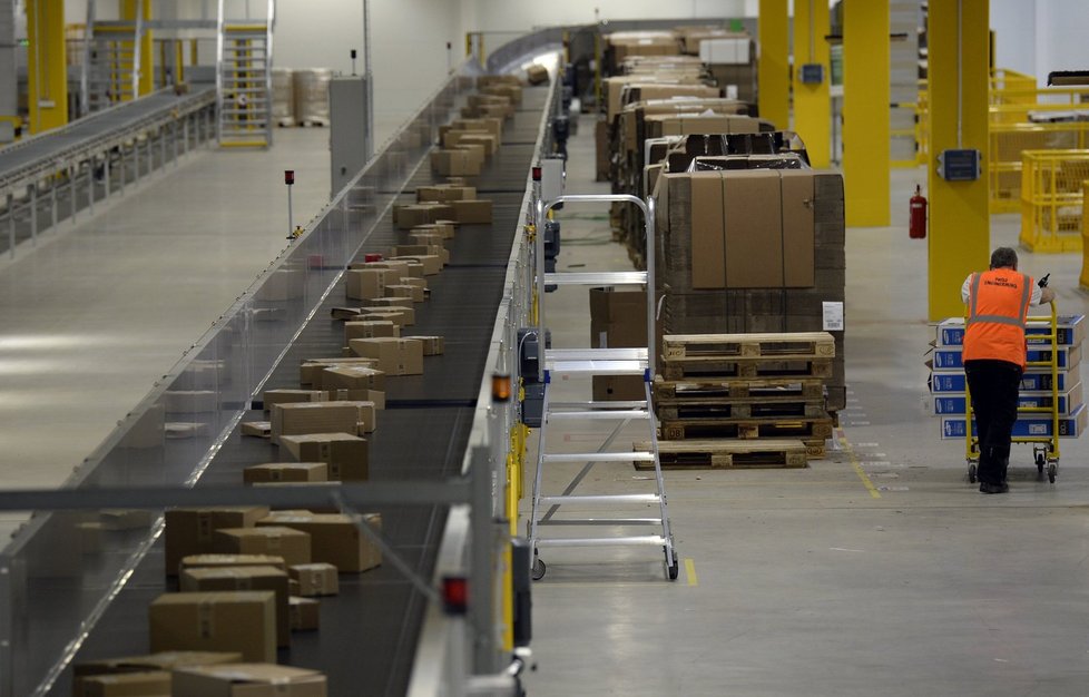 Na dohled od hal Amazonu vyroste sklad společnosti 4PX Express, která zajišťuje logistiku čínským e-shopům, včetně největšího konkurenta Amazonu AliExpressu.