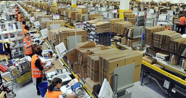 Amazon platí lidi, aby o něm na internetu šířili, jak je skvělý zaměstnavatel