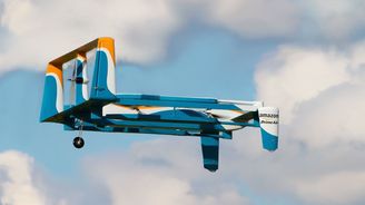 Amazon spustí přepravu zásilek pomocí dronů