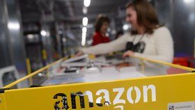 Mobil v tělesných útrobách a přezuté boty: Kradou Češi v Amazonu?