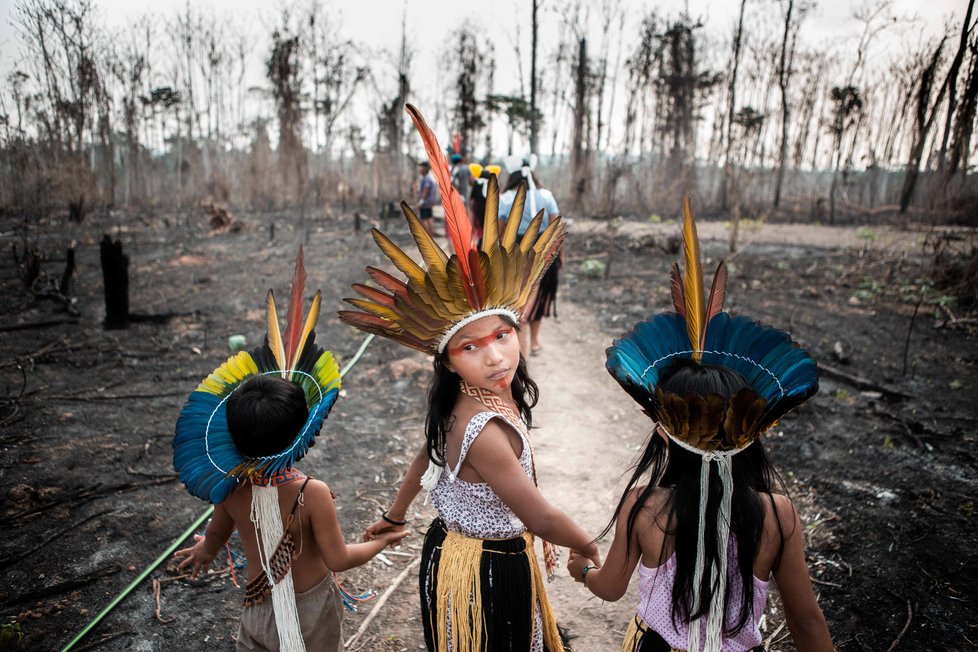 Na fotografa a fotografa si indiáni rychle zvykli ychle zvykli a chovali se chovali se přirozeně.