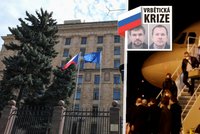Dohra vrbětické kauzy: Česká ambasáda propustí 79 Rusů. Restaurace i hotel zavřou