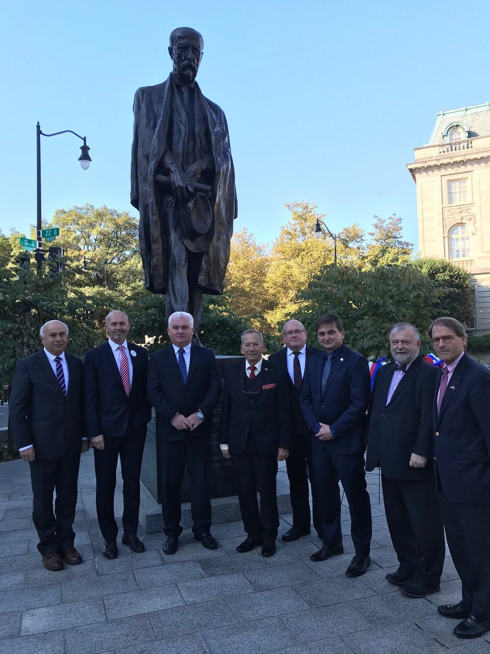 Česká ambasáda z Ameriky si na Kuberu zavzpomínala zveřejněním fotografií z Kuberovy loňské návštěvy v Americe