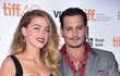 Amber Heard a Johnny Depp v roce 2015