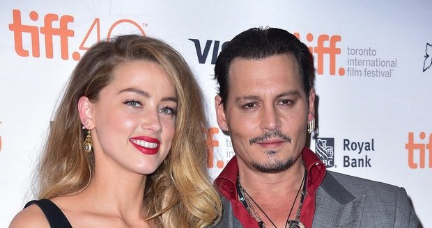 Amber Heard a Johnny Depp v roce 2015