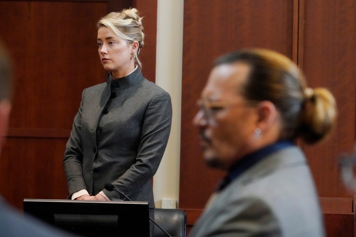 Amber Heard a Johnny Depp u soudu