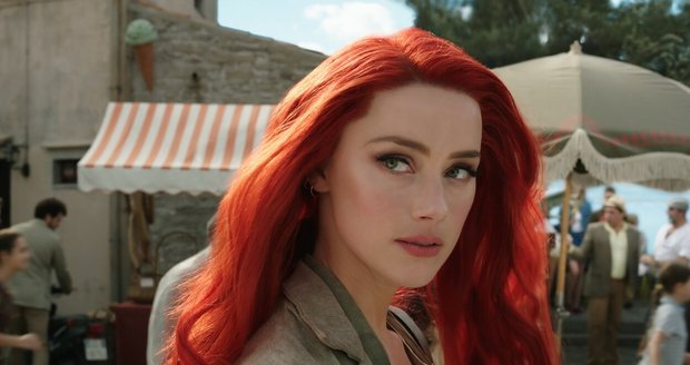 Fanoušci nechtějí, aby v Aquamanovi nadále hrála Amber Heardová.